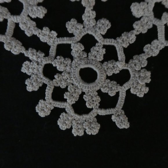 Cute Vintage Handmade Crochet Doily - Picture 4 of 6